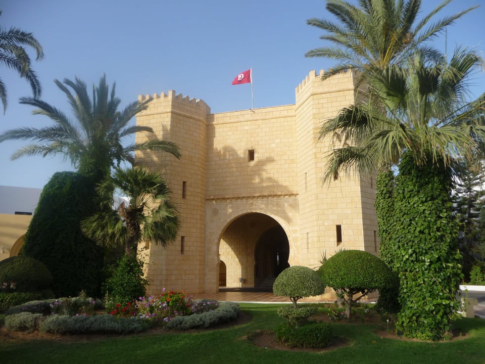 Auffahrt und Eingang Mahdia Palace Thalasso