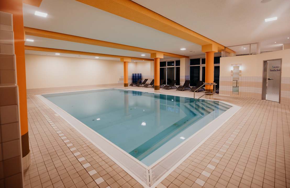 Pool Sonnenhotel Hoher Hahn