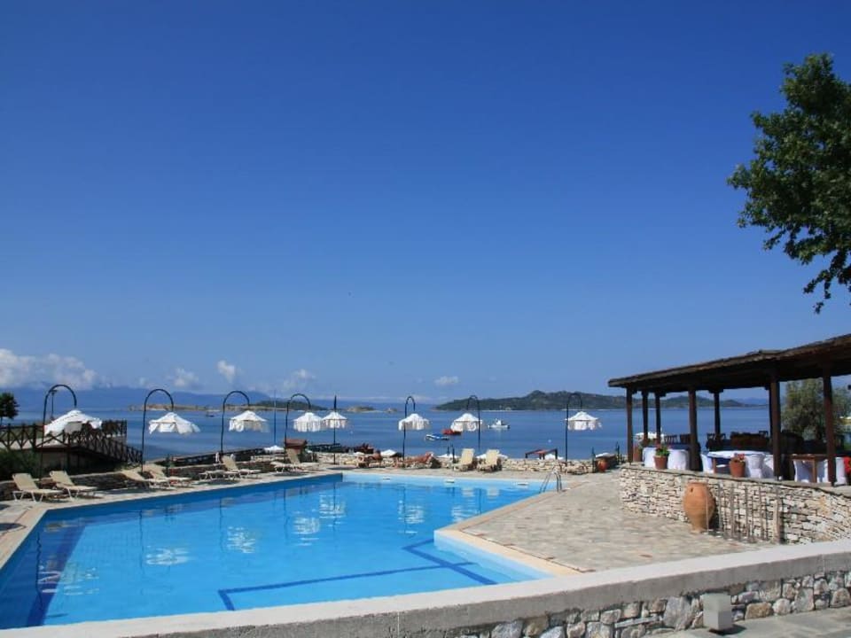 Pool und Restaurant Xenia Ouranoupolis