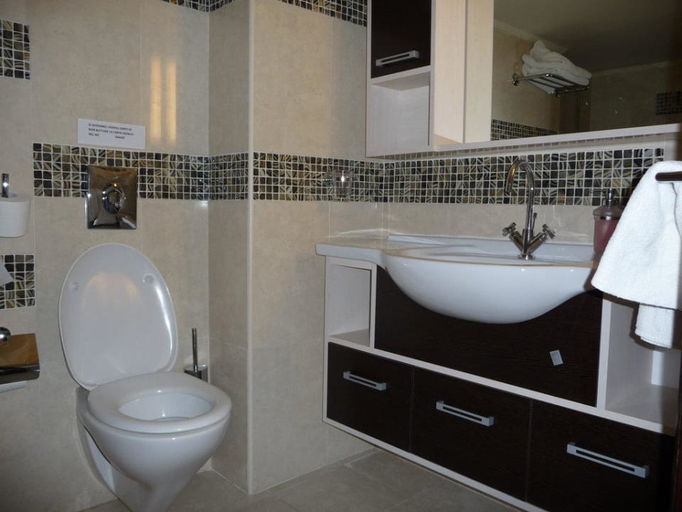 Badezimmer von Zimmer 114  Leonardo Kolymbia Resort - Rhodes