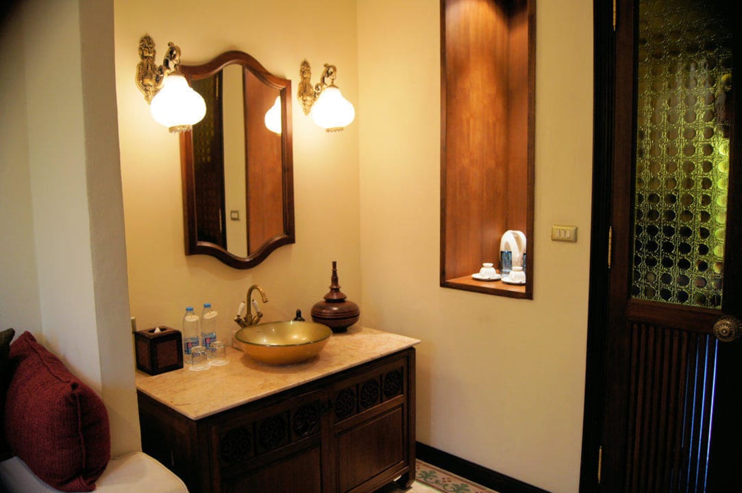 Waschbecken-Bereich Hotel The Puripunn