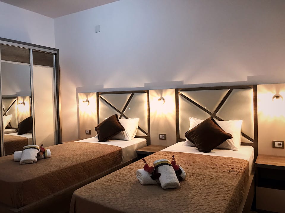 Zimmer Blue Star Apartments