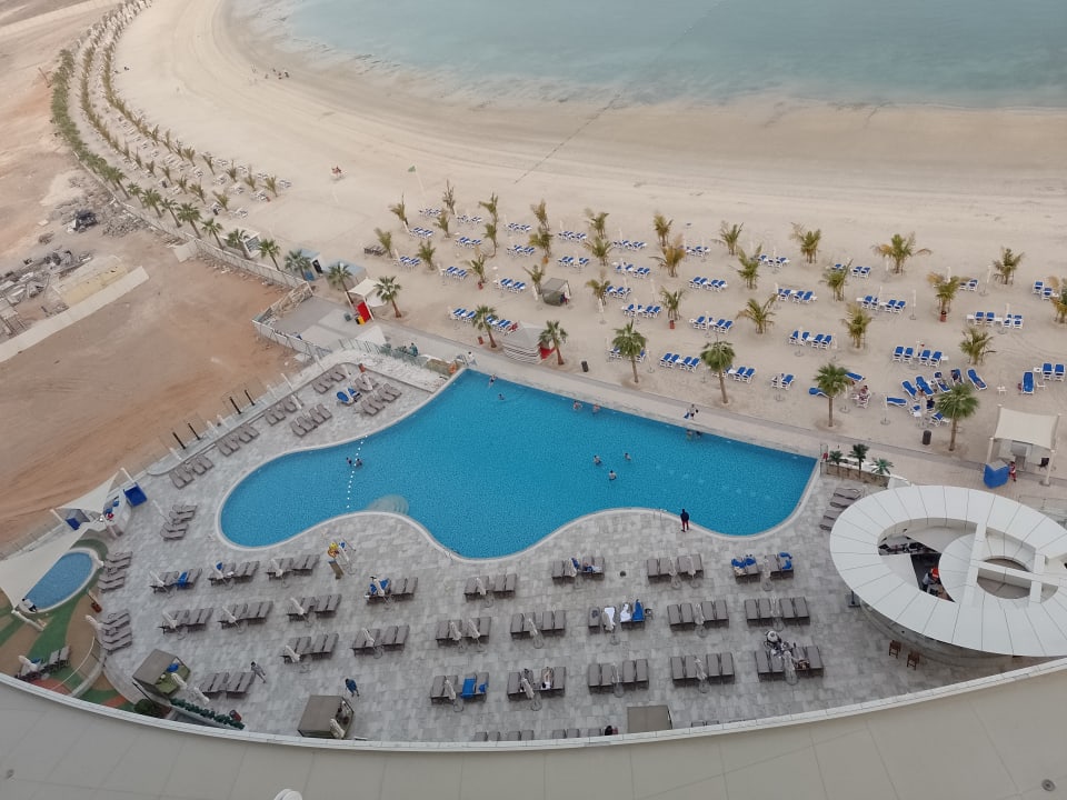 Pool Hampton by Hilton Marjan Island