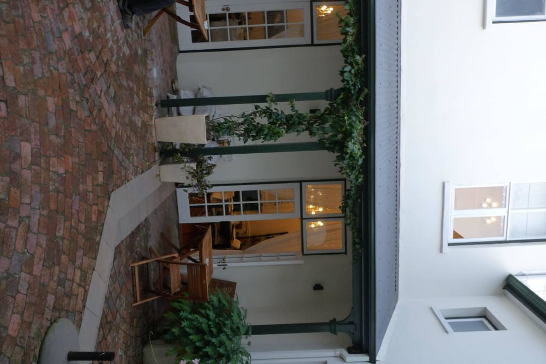 Innenhof Nine Flowers Guest House