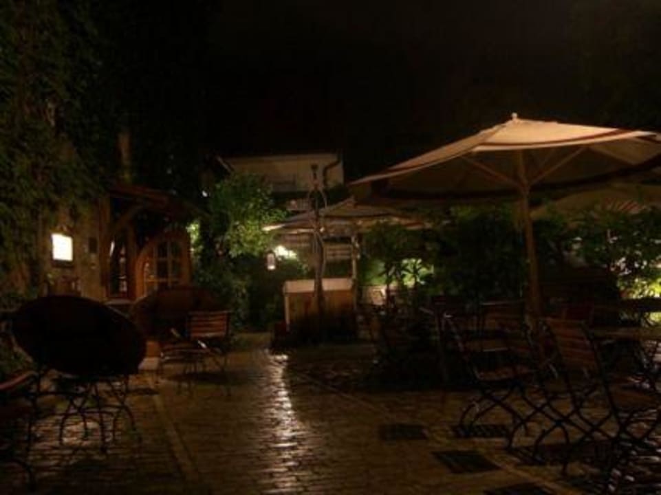 Innenhof bei Nacht 2 Gasthof Bären