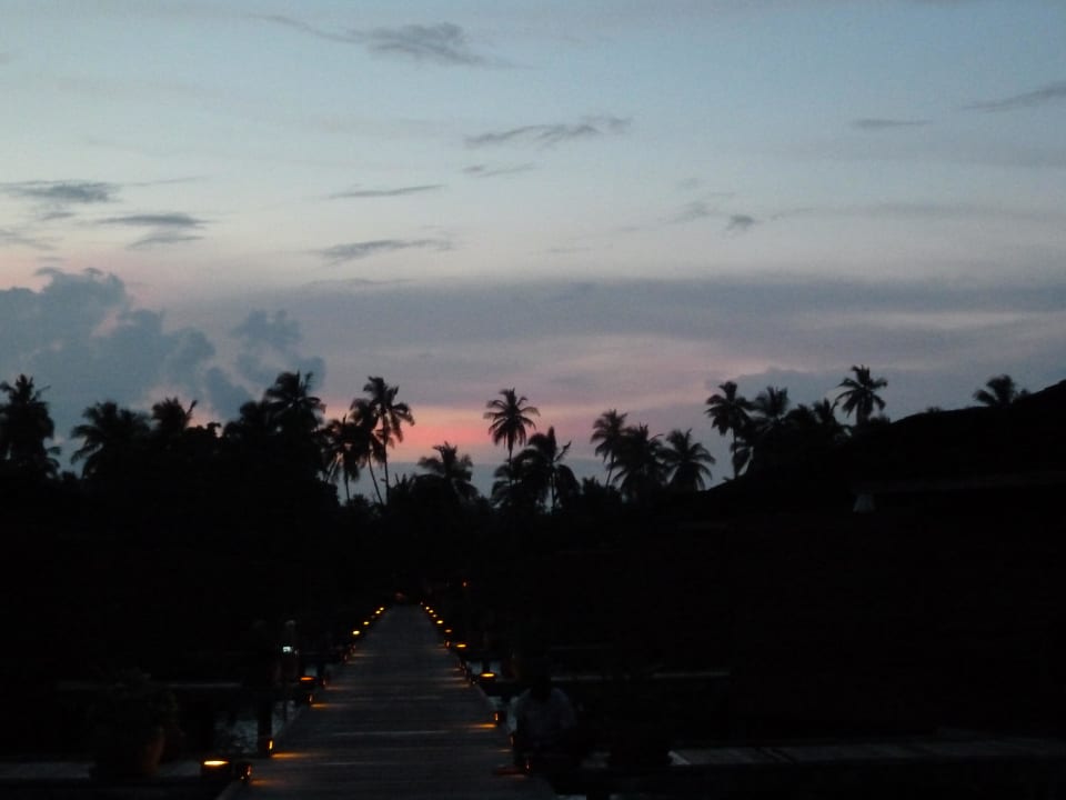 Sonnenuntergang Meeru Maldives Resort Island