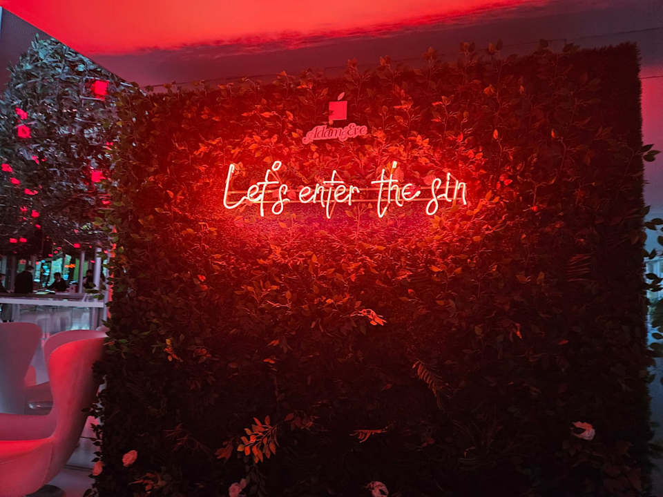 Lobby Adam & Eve - Adults only