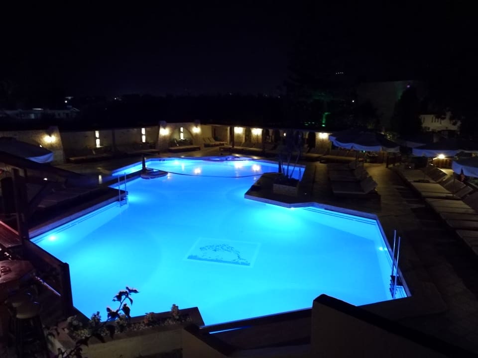 Pool Gaia Garden Hotel