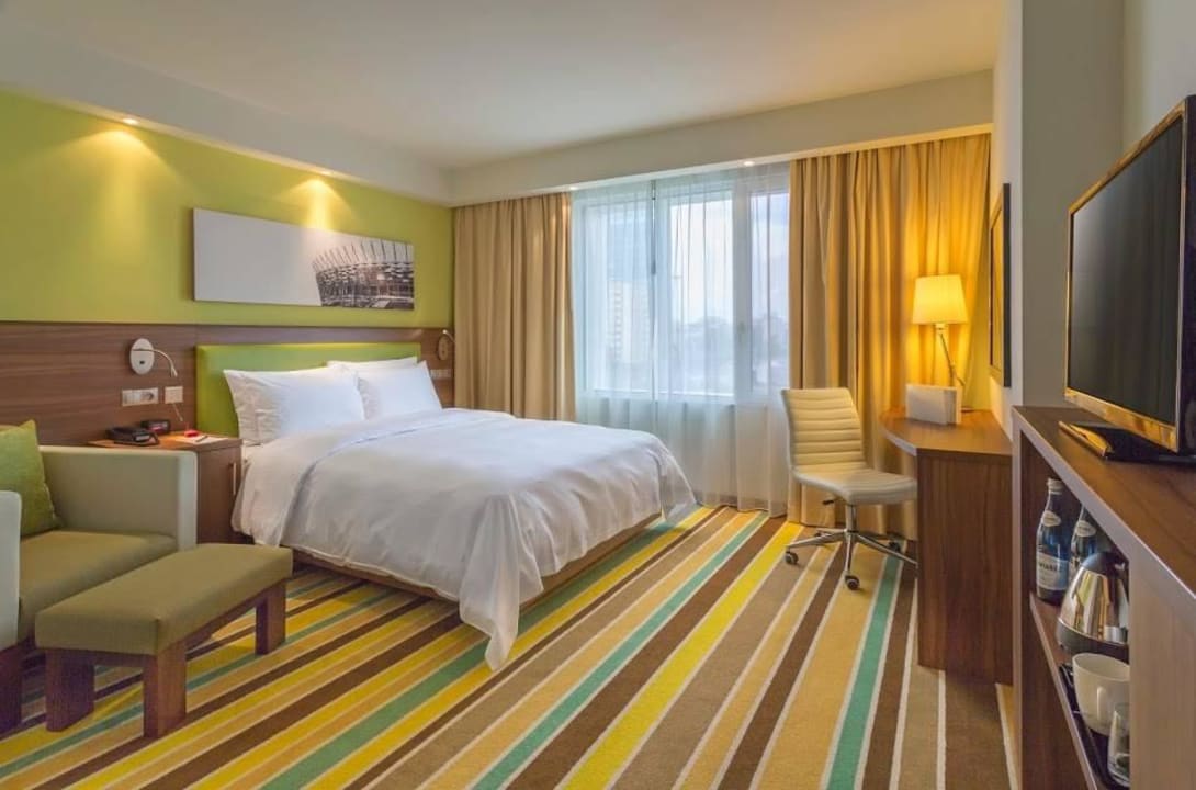 Accessible Guest Room Hampton by Hilton Warsaw City Centre