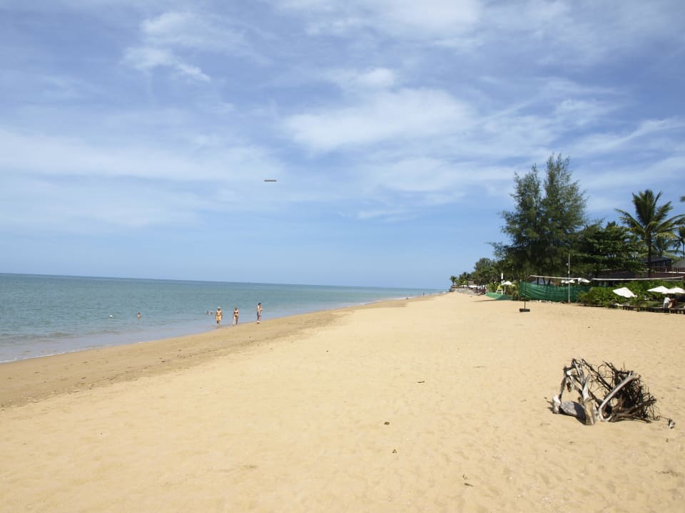 Blick Richtung La Flora und Mukdara Resort Ramada Resort by Wyndham Khao Lak