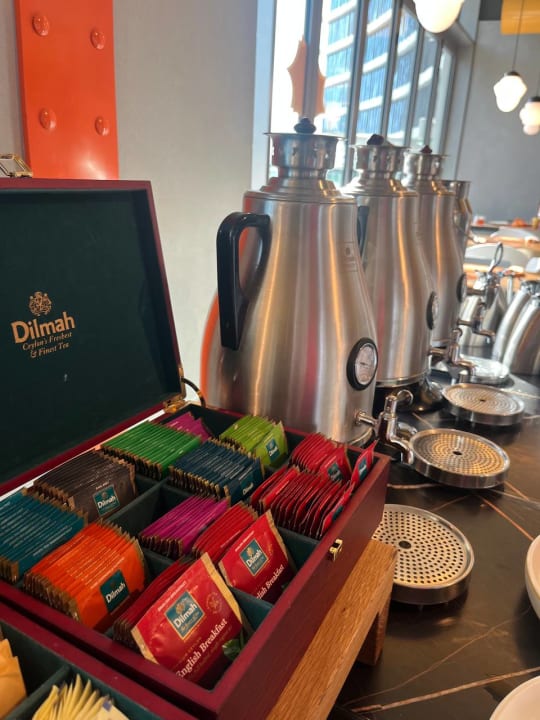 Gastro The WB Abu Dhabi, Curio Collection By Hilton
