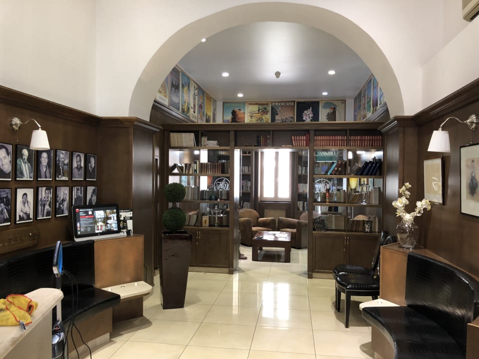 Lobby Hotel Les Voyageurs