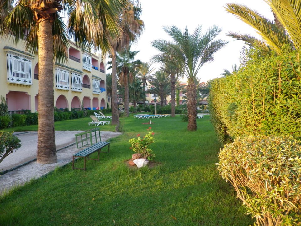 Sehr gepflegt Houda Golf & Beach Club