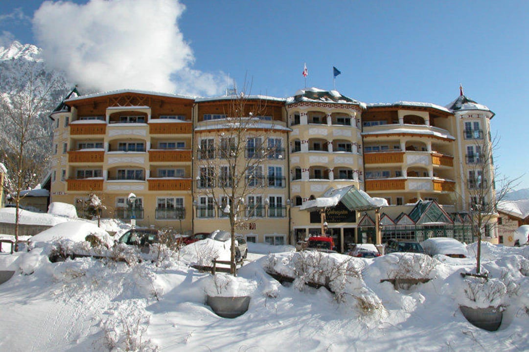 Außenansicht Winter Hotel Vier Jahreszeiten Wellnessresort Vier Jahreszeiten