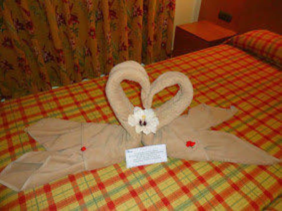 Auf dem Bett hui... SBH Club Paraiso Playa