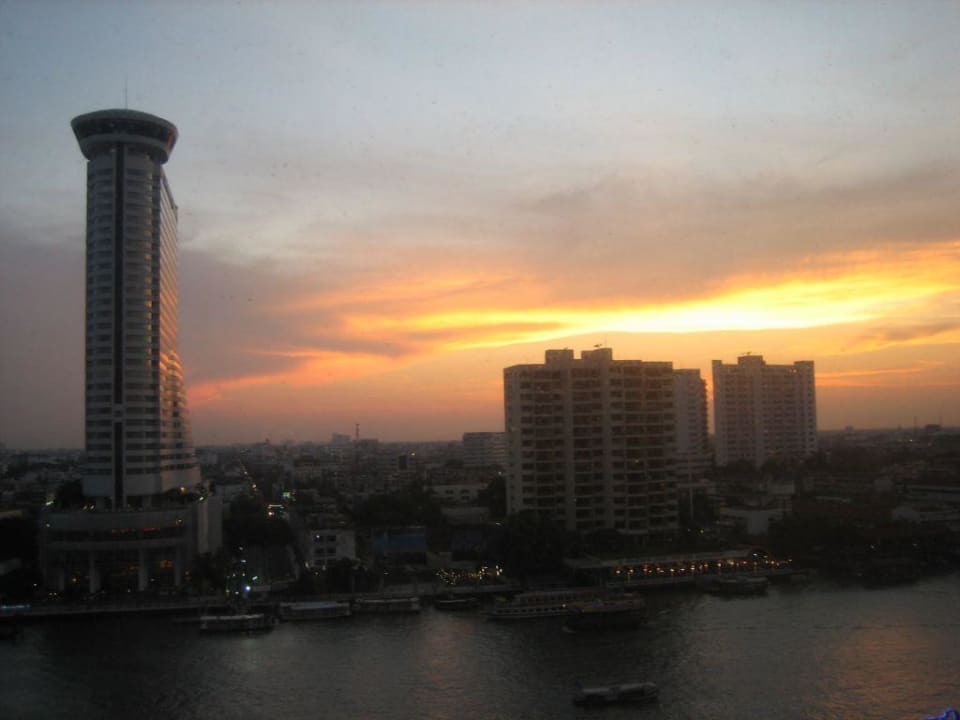 Blick aus dem Fenster Royal Orchid Sheraton Hotel & Towers