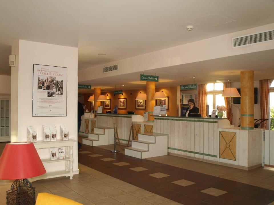 Rezeption Campanile Val de France