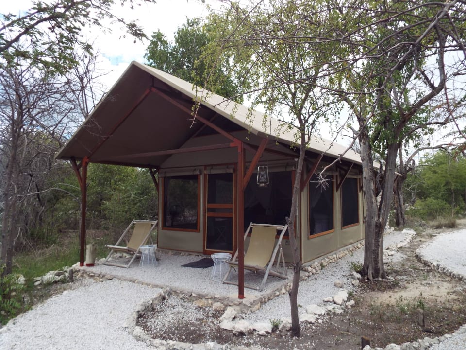 Zelt von außen Mushara Bush Camp