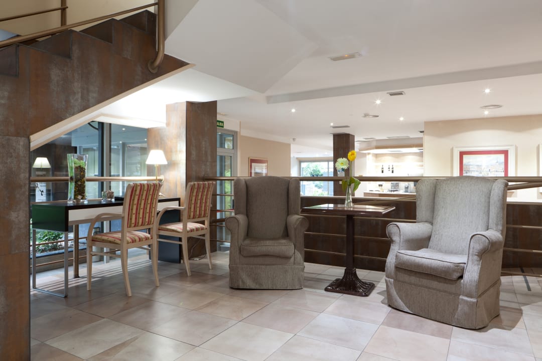 Lobby Hotel Luze Castellana