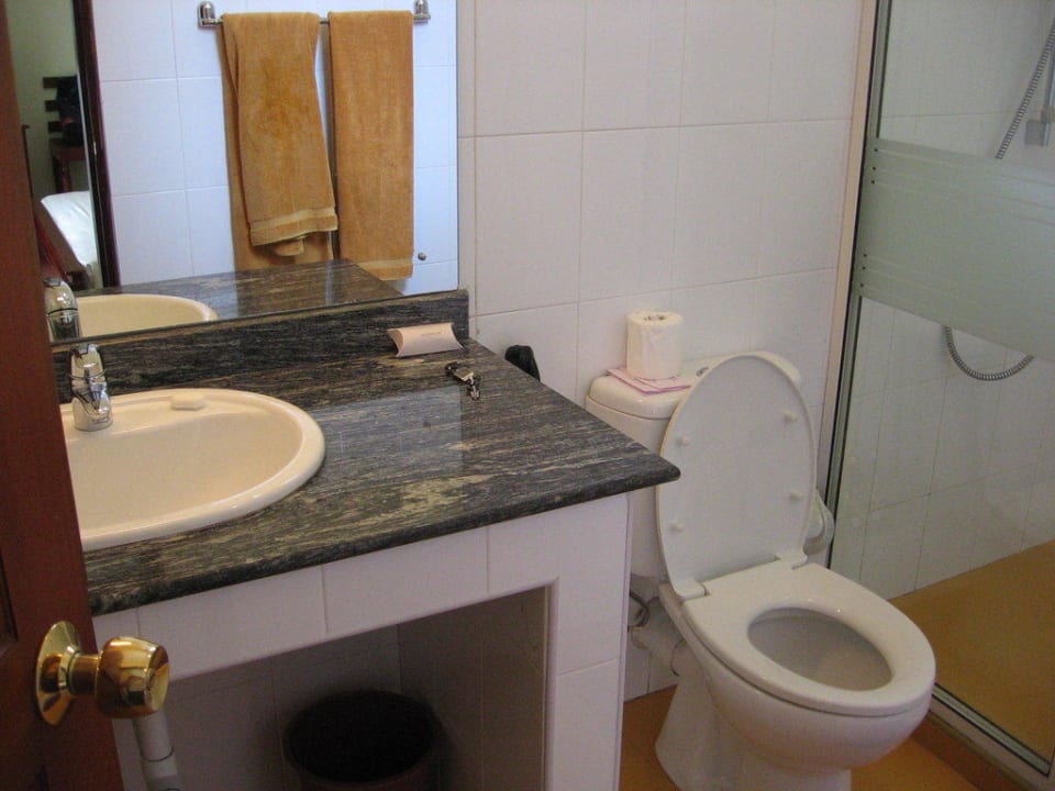 Badezimmer Oak Ray Serene Garden Hotel