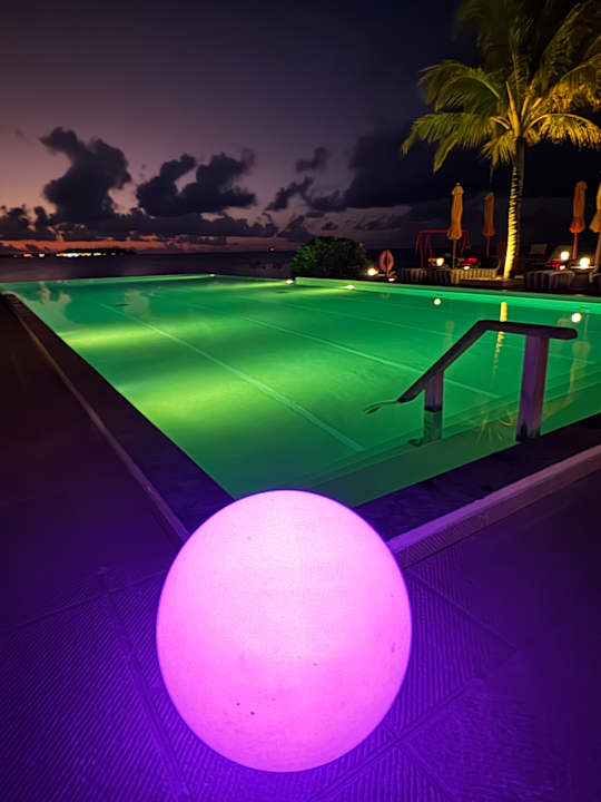 Pool OBLU SELECT Lobigili