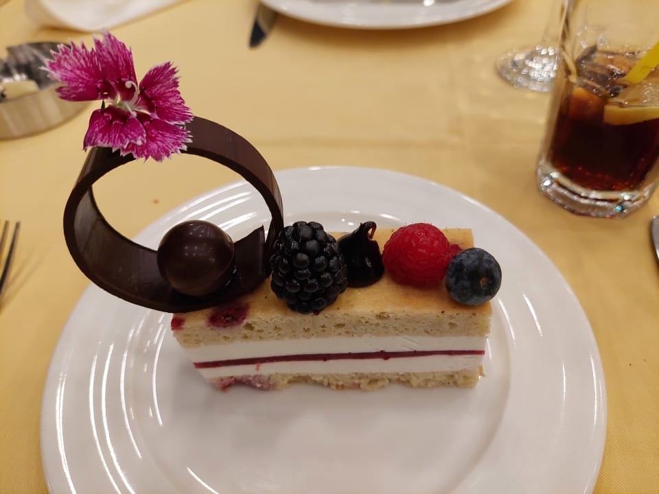 Gastro Royal Wings Hotel