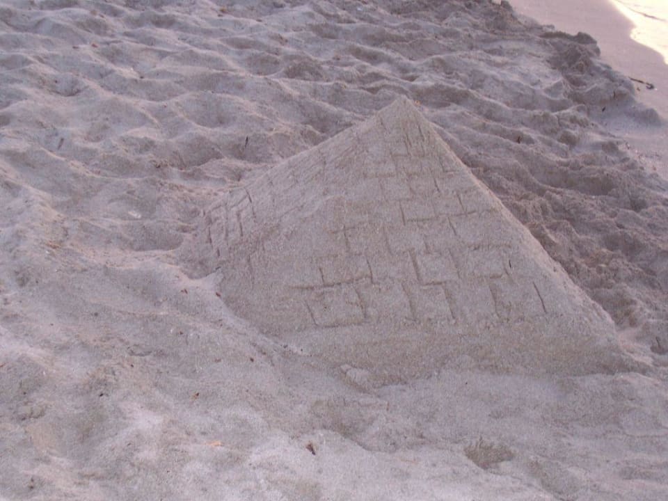 Kunstwerke in Sand gebaut Caprice Janeiro Hotel & Spa