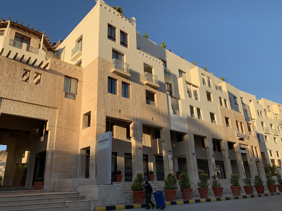 Außenansicht Mövenpick Resort Petra