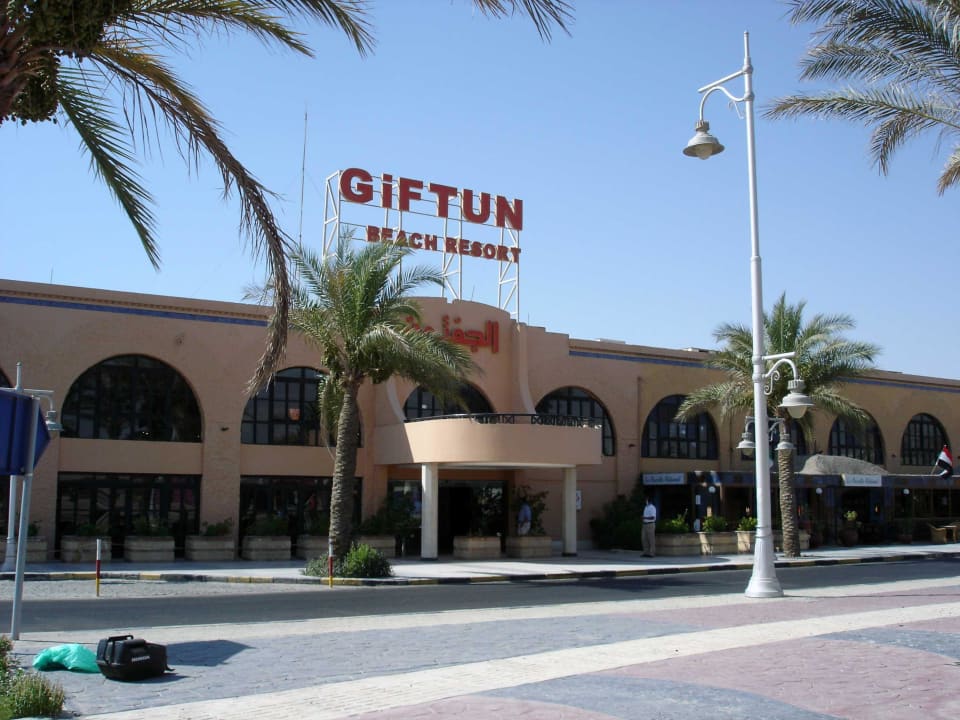 Hoteleingang von außen Giftun Azur Resort