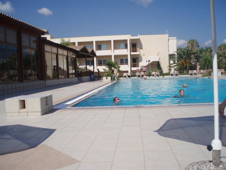 Am Pool  Delfina Tropic Beach