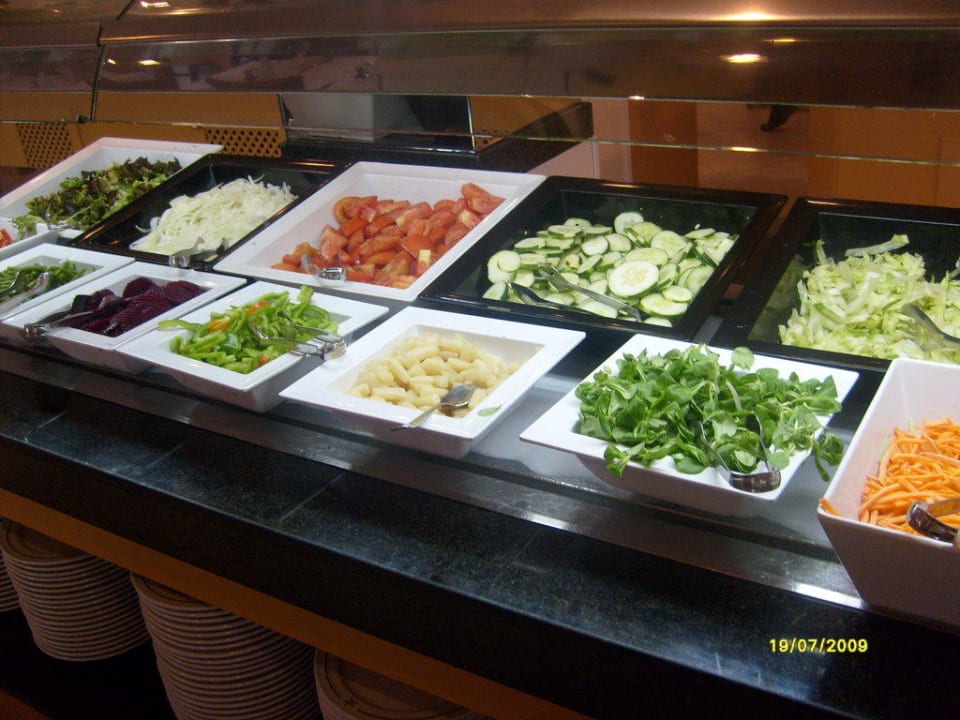 Salatauswahl Iberostar Waves Ciudad Blanca