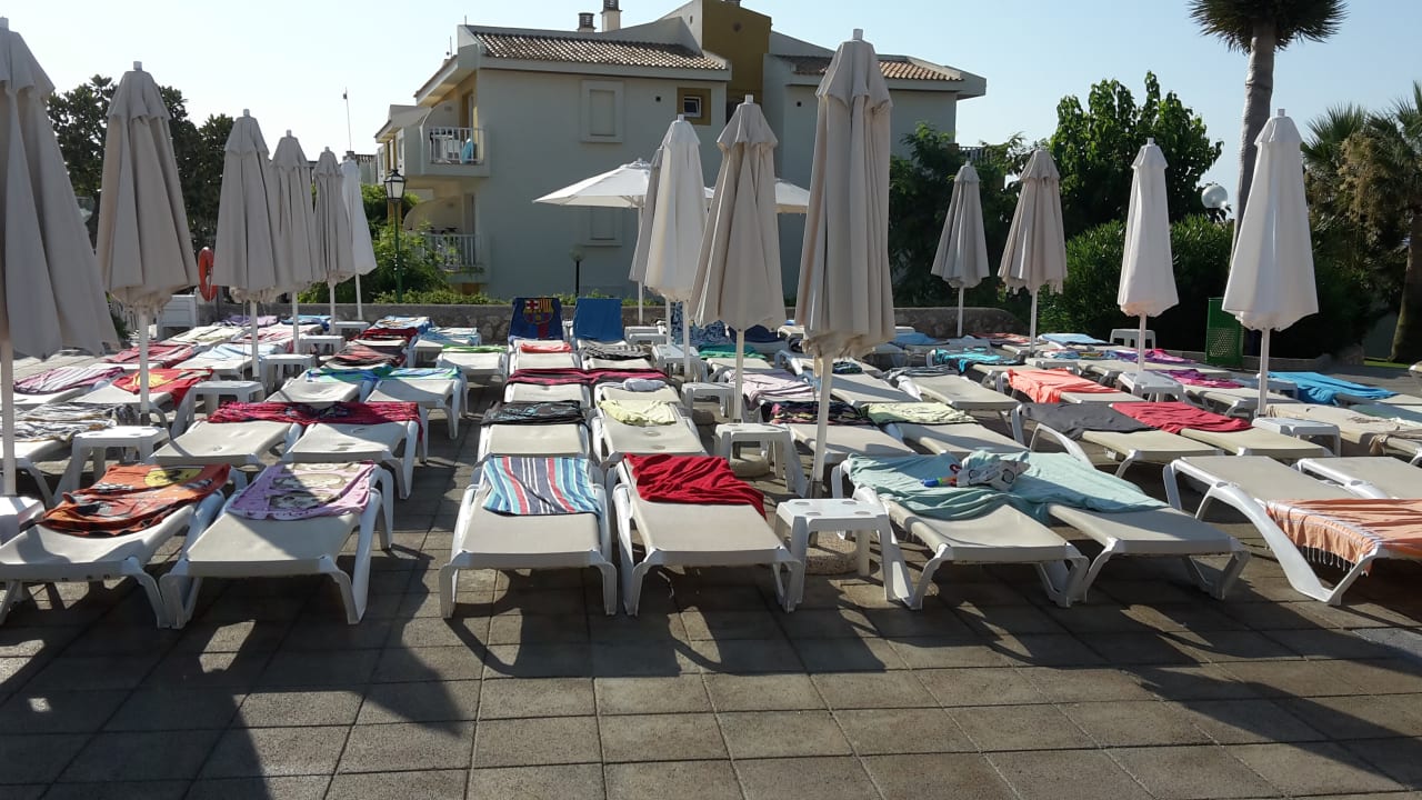 Pool blau punta reina