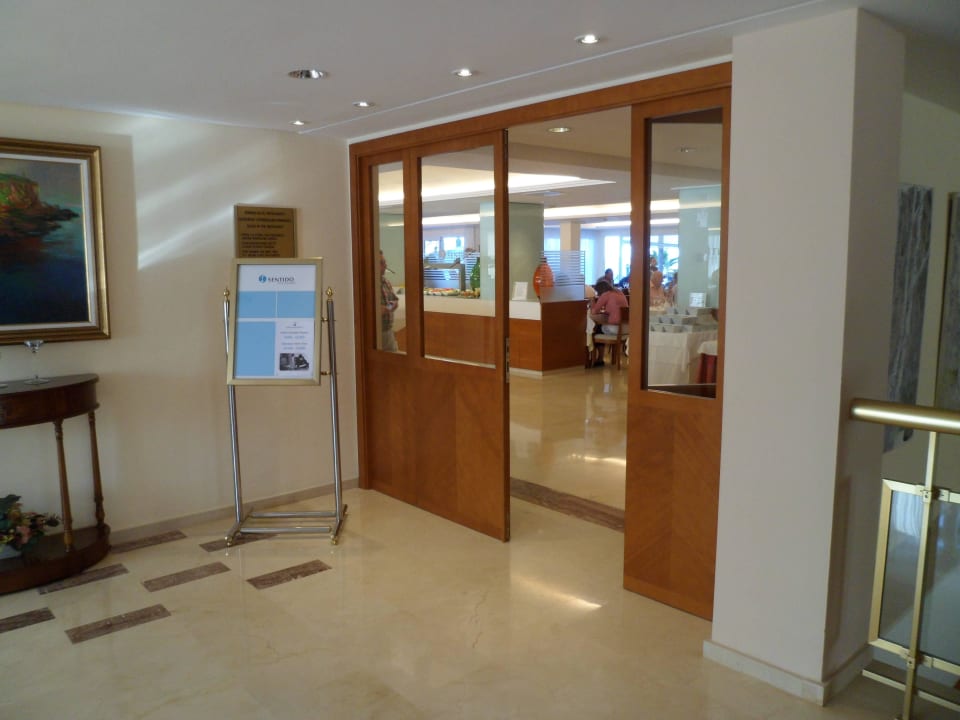 Eingang zum Restaurant CM Playa del Moro