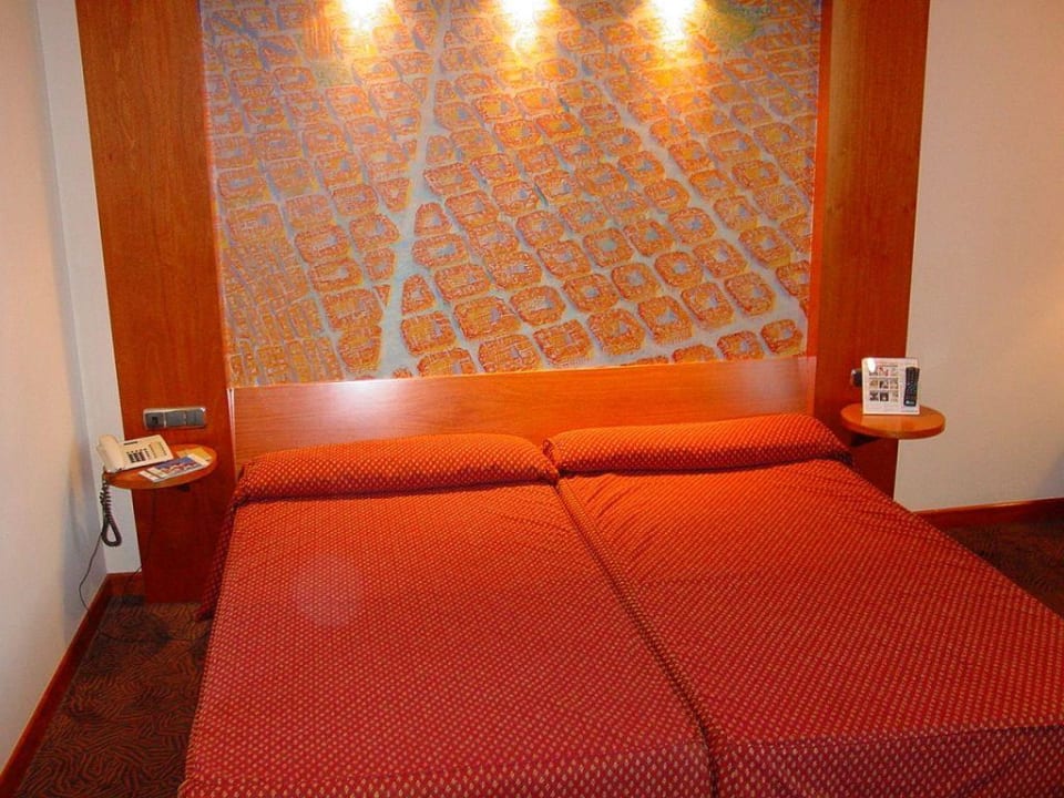 Modernes und großes Doppelzimmer Hotel Abba Sants