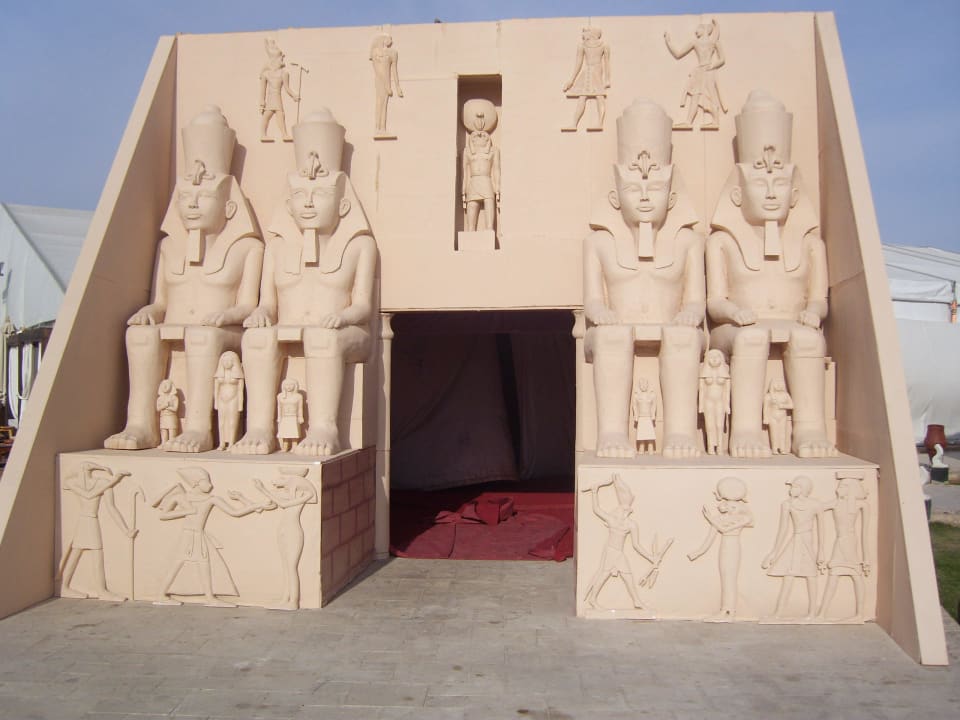 Eingang zum Silvesterzelt Pickalbatros Dana Beach Resort - Hurghada