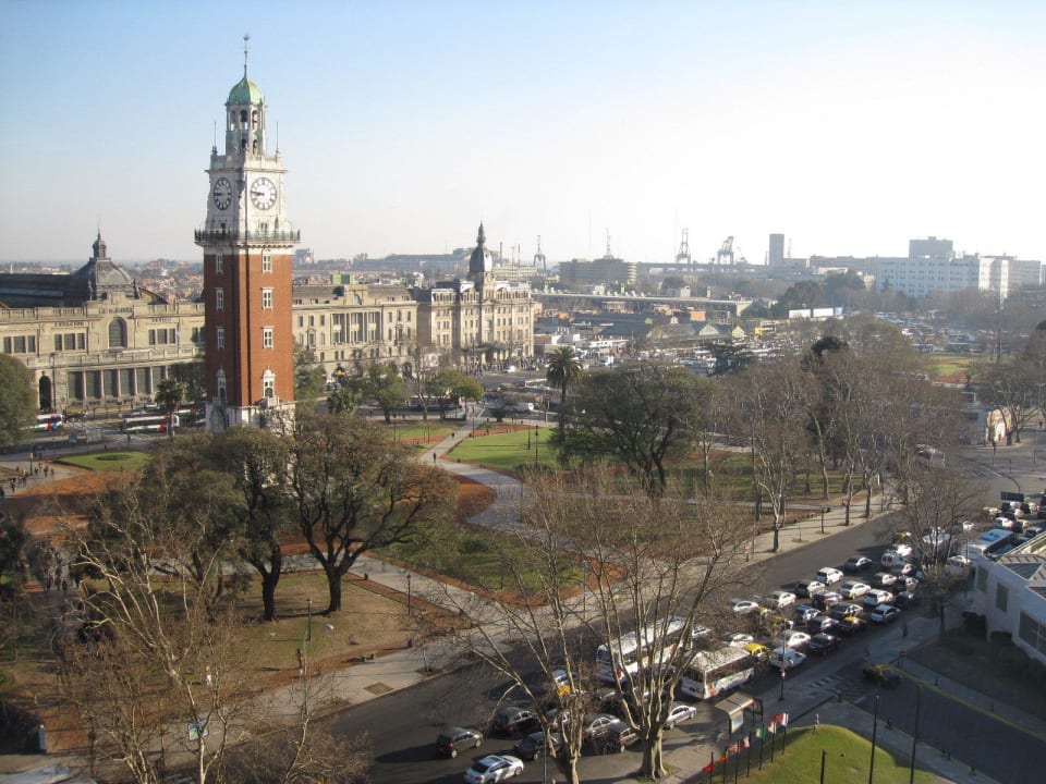 Blick zum Bahnhof Hotel Park Tower by Luxury Collection