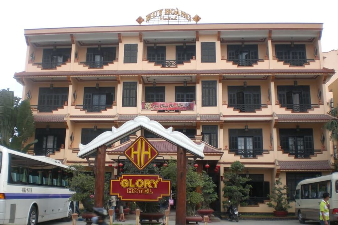 Das Hotel von der Straße aus Belle Maison Hadana Hoi An Resort & Spa