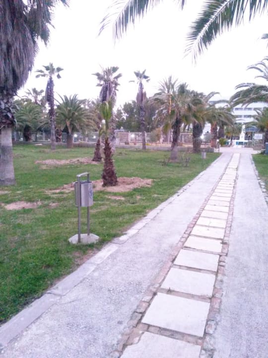 Weg vom Hotel zum Strand  Süral Saray Hotel