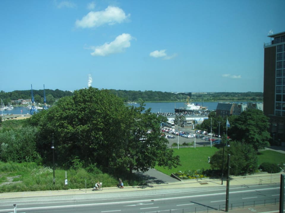 Blick aus dem Zimmer zum Rostocker Stadthafen ScanHotels City Rostock