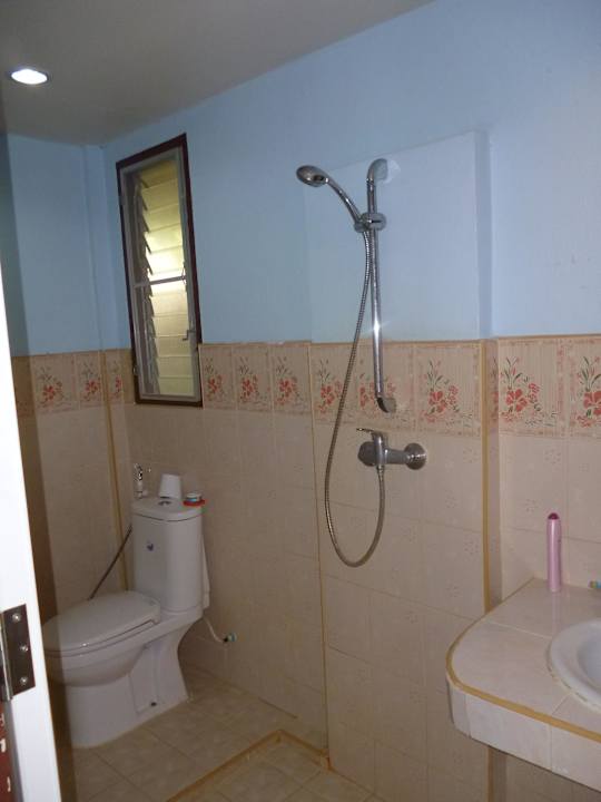 Das Bad war echt gewöhnungsbedürftig Hotel Amantra Resort & Spa