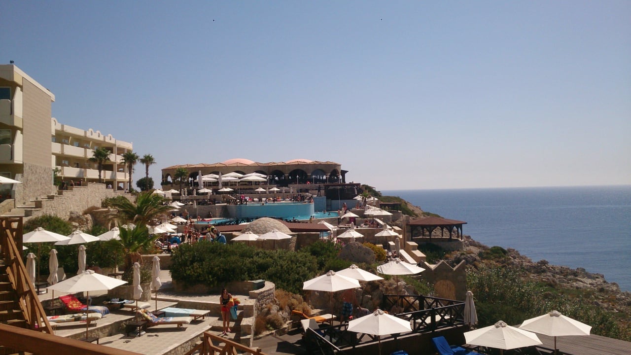 Blick zum Athina Restaurant Hotel Kalithea Horizon Royal