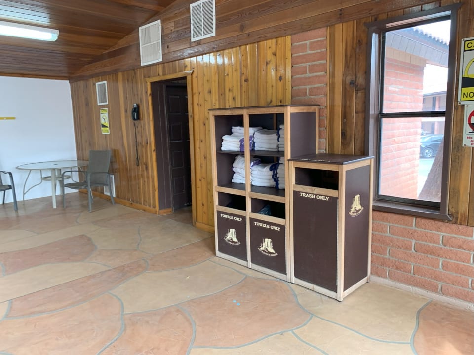 Pool Goulding's Lodge