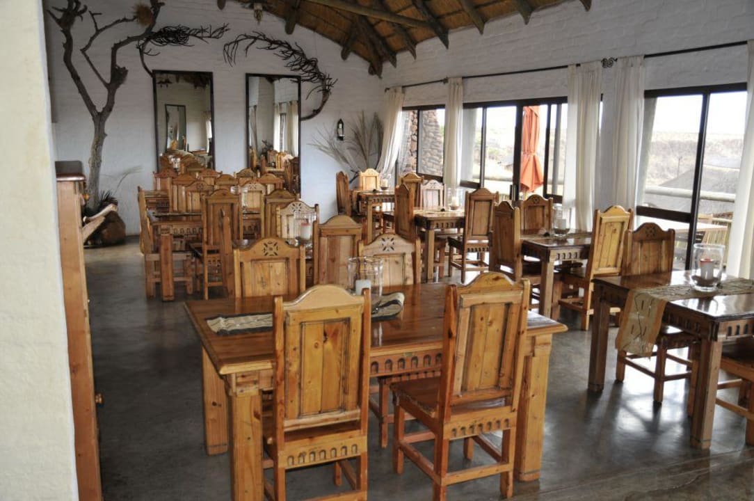 Restaurantbereich mit grandiosem Ausblick Hotel Grootberg Lodge
