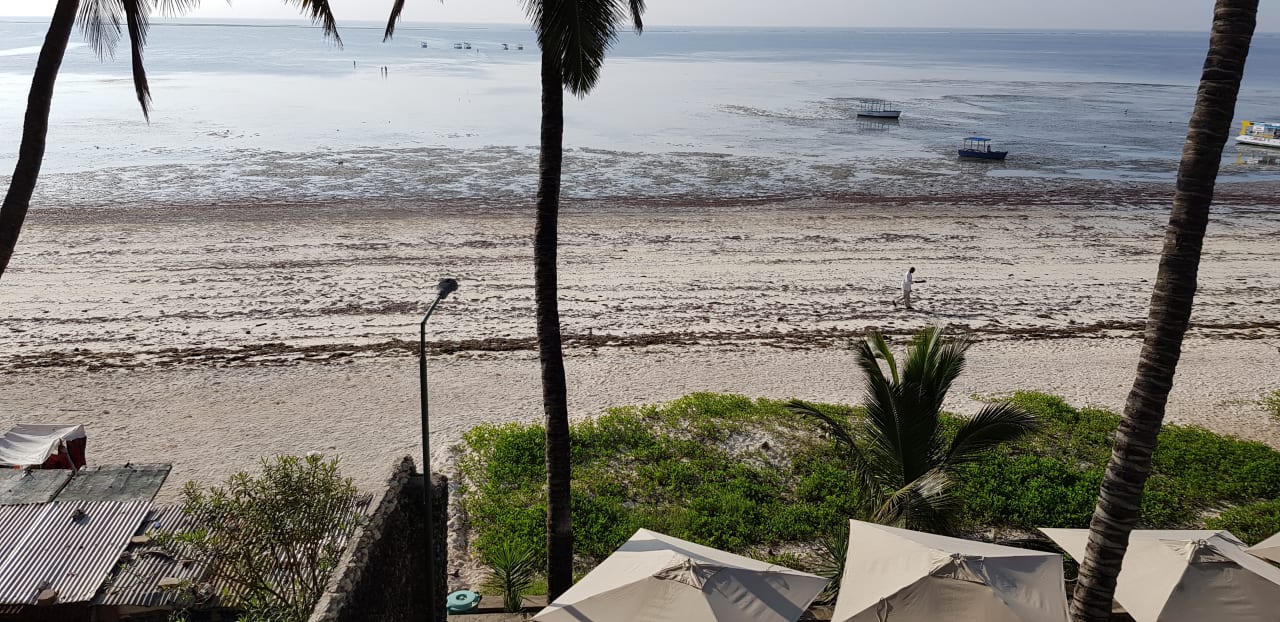 Strand Travellers Beach Hotel & Club