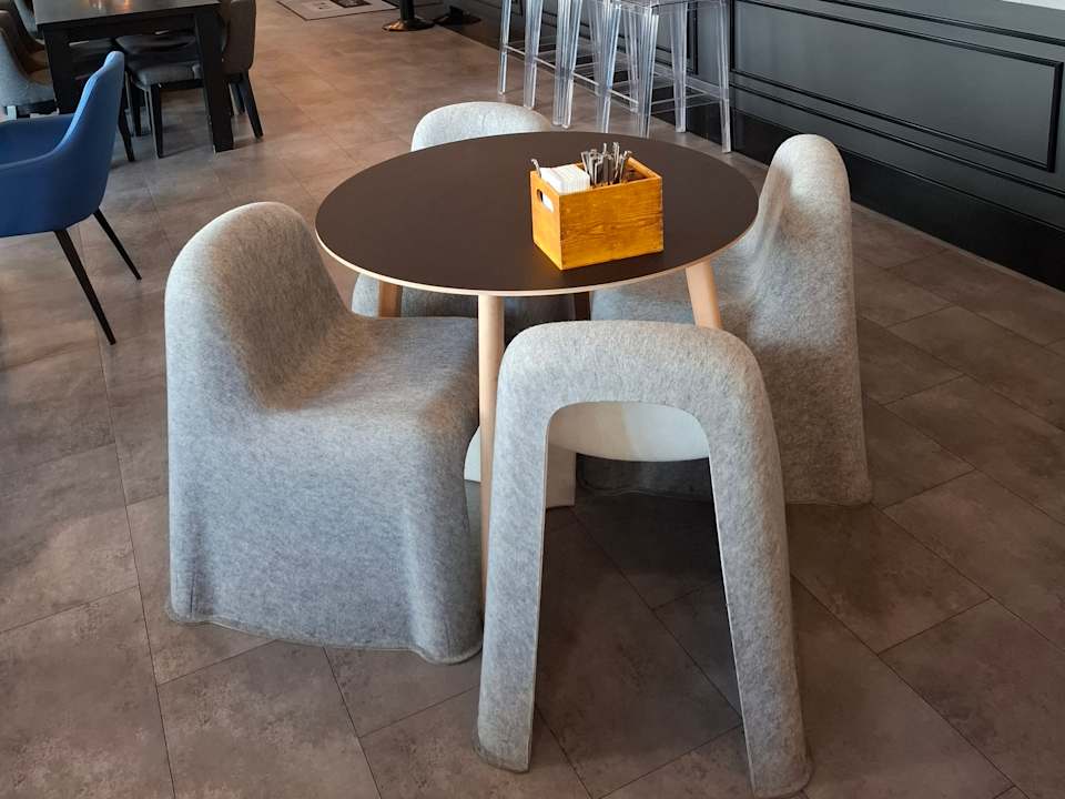 Gastro Holiday Inn - the niu, Square Mannheim