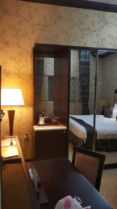 Standard Bedroom Hotel Emirates Park Resort