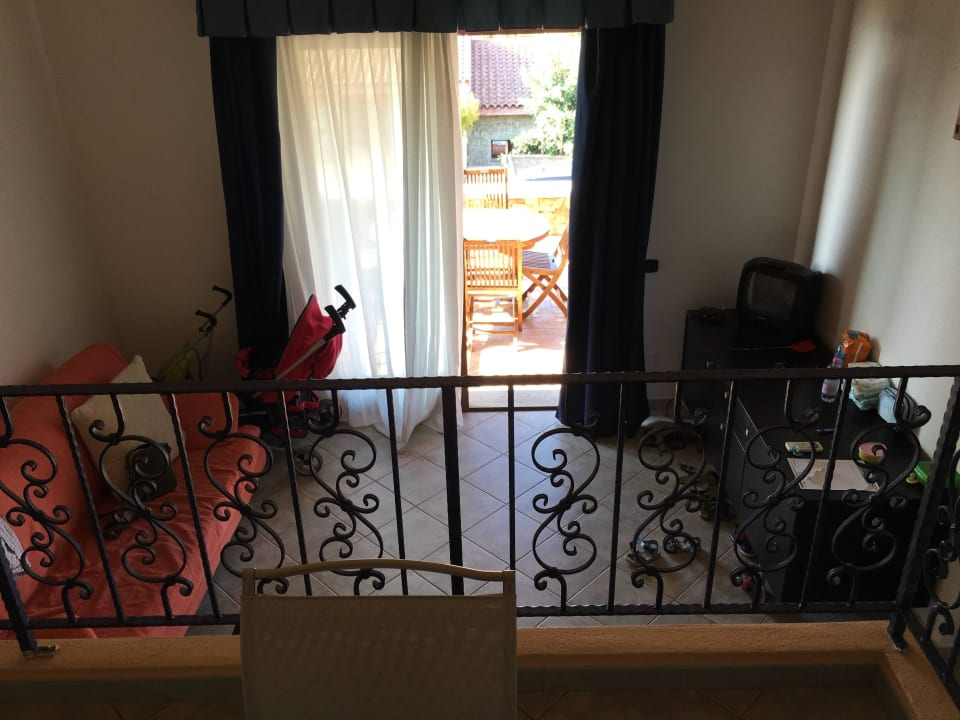 Küche richtung Terasse Il Borgo di Porto Corallo