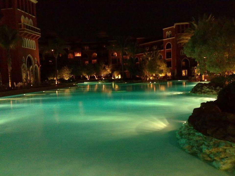 Pool bei Nacht The Grand Resort