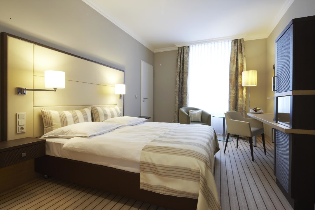 Standard Doppelzimmer Steigenberger Hotel Bad Neuenahr