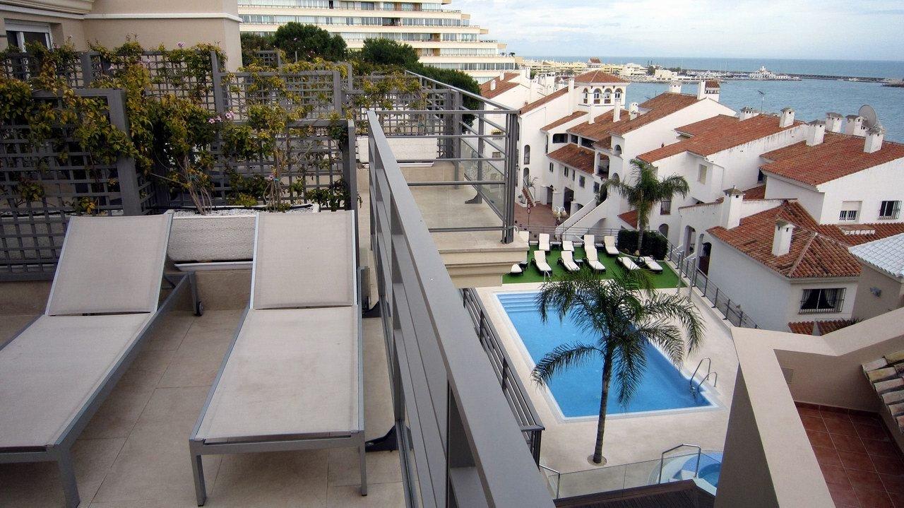 Upper terraces of duplex suites Vincci Selección Aleysa